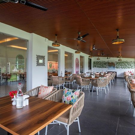 Stone Wood Hotel Amboli 암볼리 외부 사진