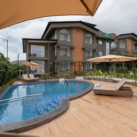 Stone Wood Hotel Amboli 암볼리 외부 사진