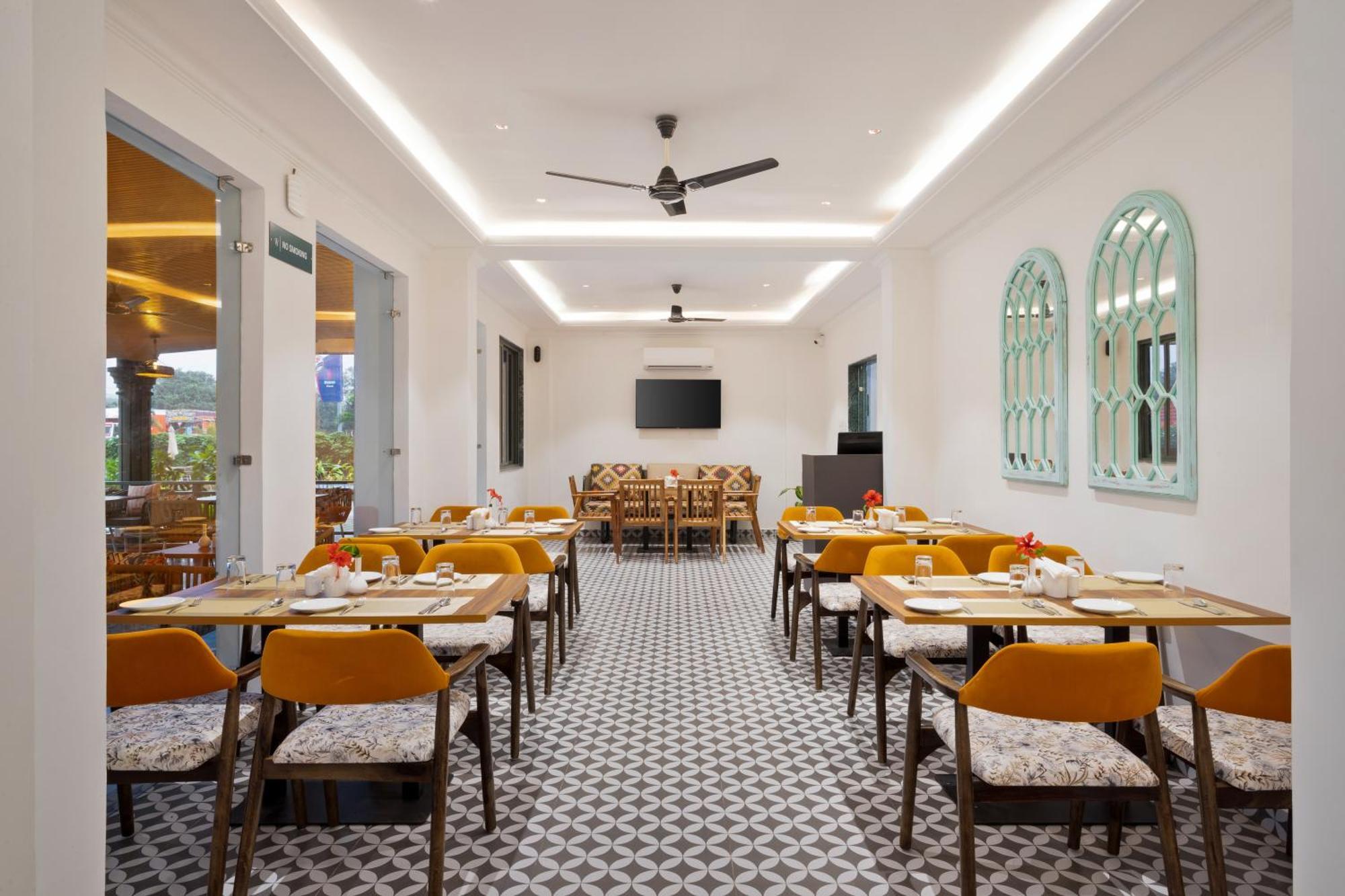 Stone Wood Hotel Amboli 암볼리 외부 사진