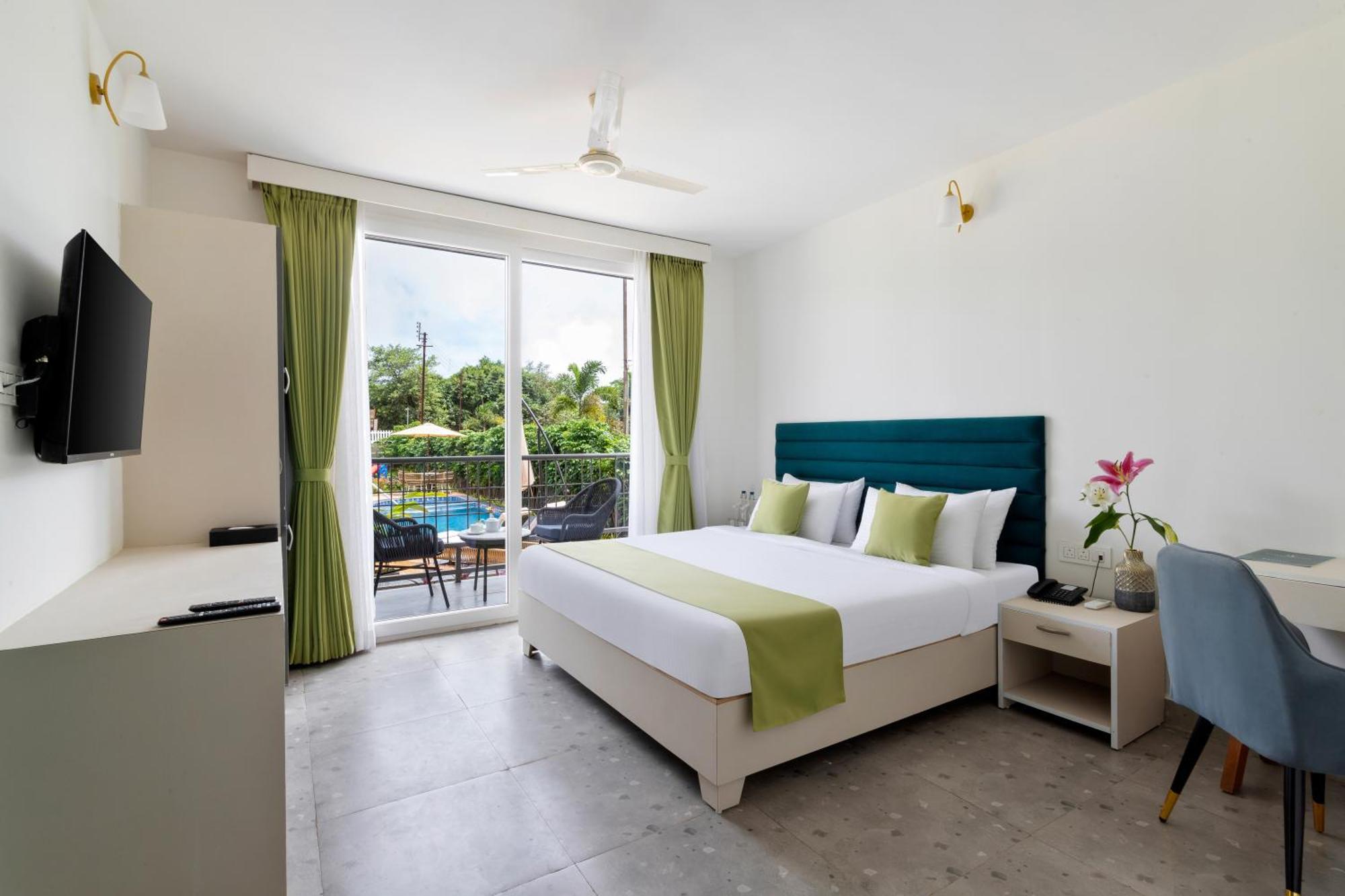 Stone Wood Hotel Amboli 암볼리 외부 사진