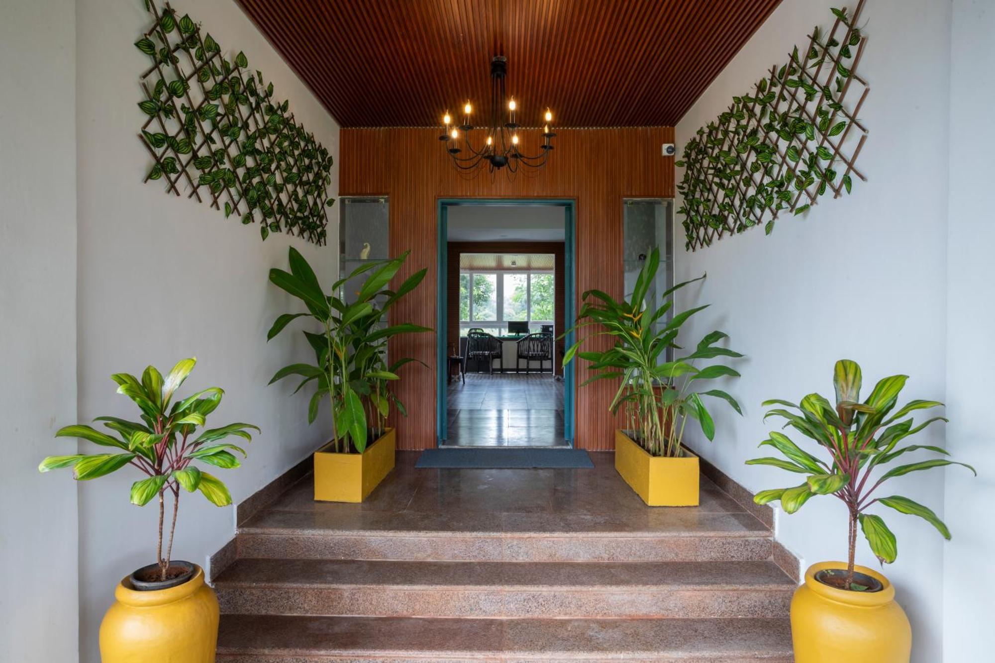 Stone Wood Hotel Amboli 암볼리 외부 사진