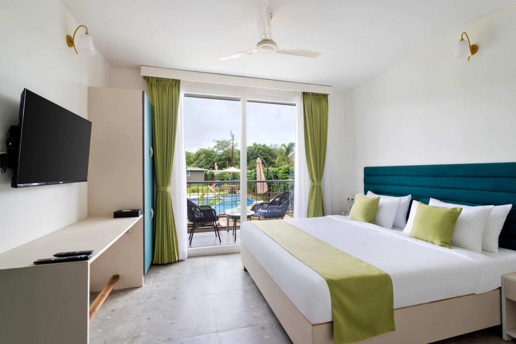 Stone Wood Hotel Amboli 암볼리 외부 사진