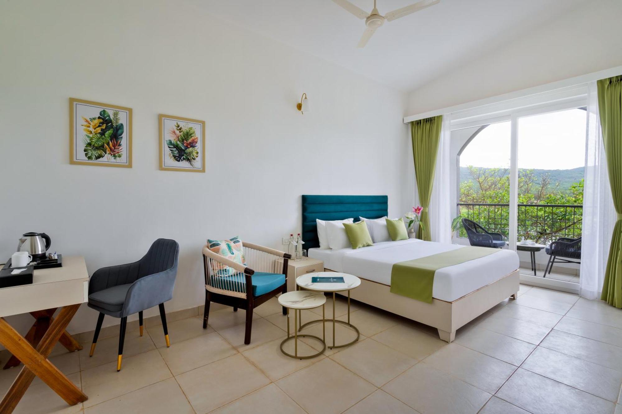 Stone Wood Hotel Amboli 암볼리 외부 사진