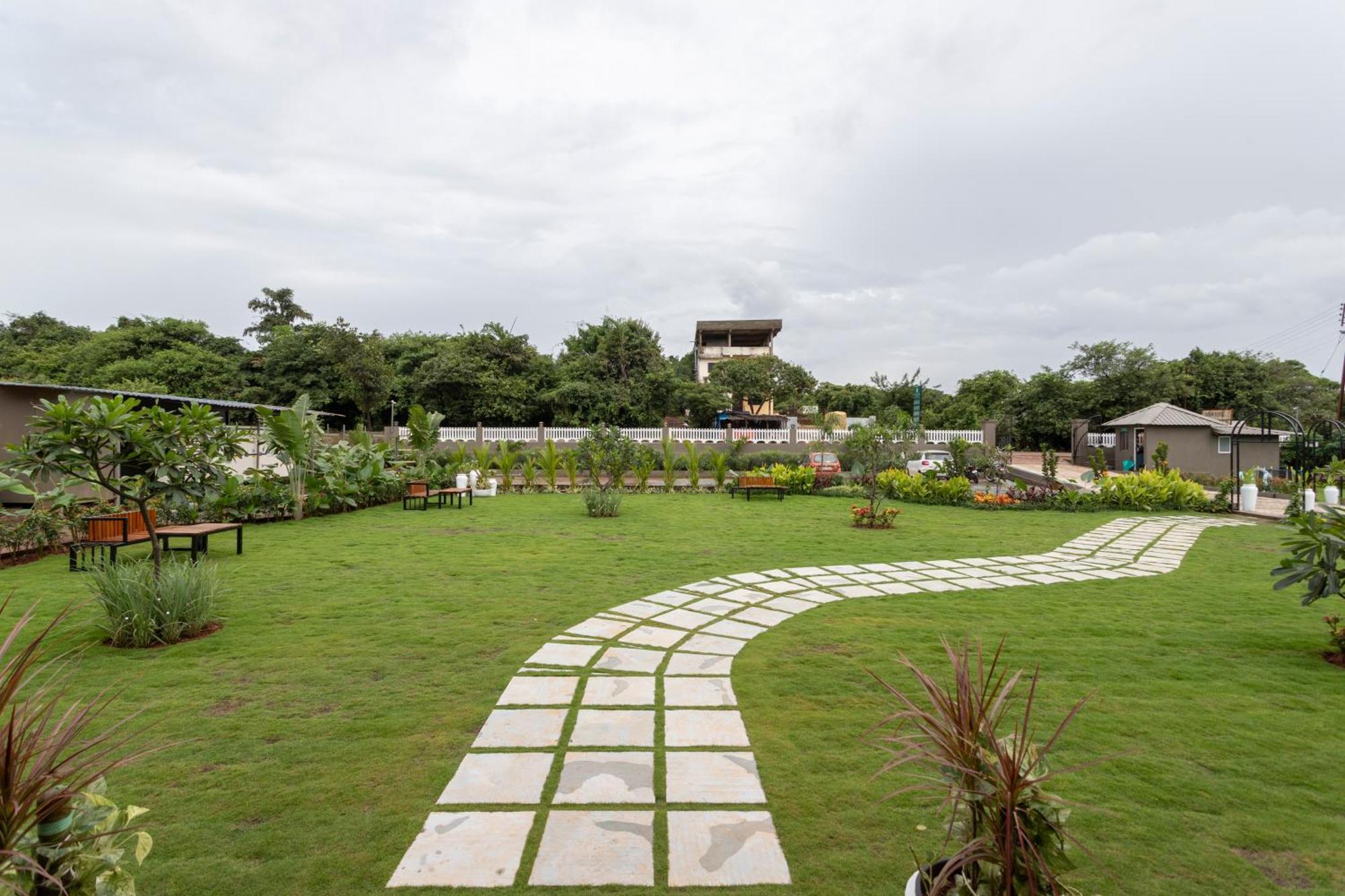 Stone Wood Hotel Amboli 암볼리 외부 사진